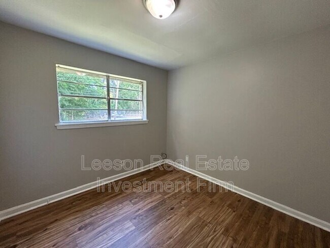 Foto del edificio - 1409 N Gibson Cir