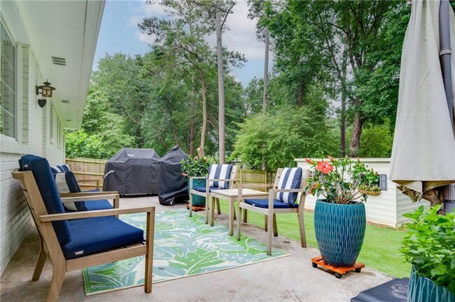 Foto del edificio - Beautifully Updated 3/2 Ranch w/ Fully Fen...