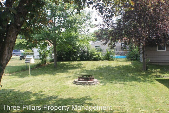 Foto del edificio - 4 br, 2 bath House - 226 6th Ave NW