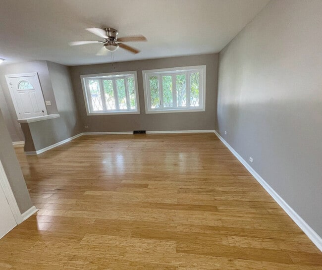 Building Photo - 546 Landmeier Rd