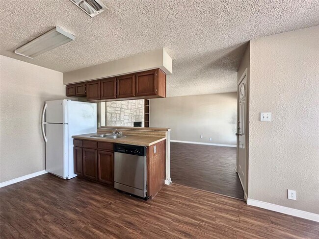 Foto del edificio - 209 E Noton St