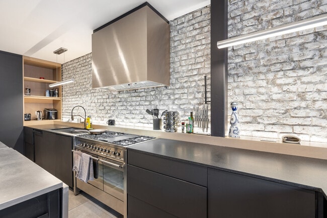 Building Photo - 1230 Hamilton St