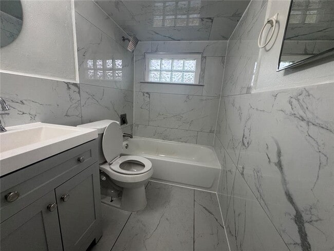 Foto del edificio - 5965 63rd Ave N