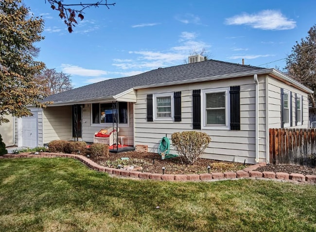 Building Photo - 3833 E Nielsen Ln