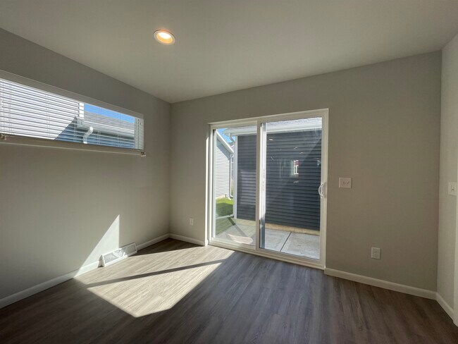 Foto del edificio - 2555 Spark St