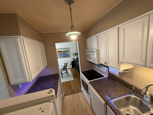 Kitchen Finishing Remodeling Now - 287 Lear St