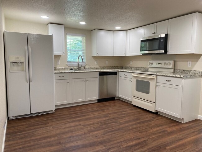 Building Photo - 309 Hobson St