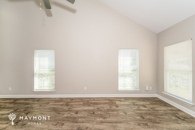 Building Photo - 240 Willowridge Ln