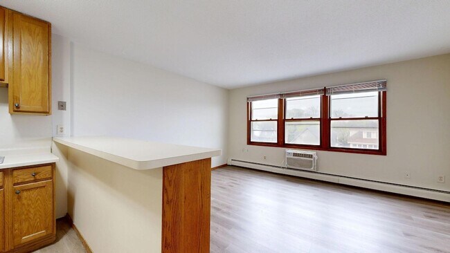 Foto del edificio - 2216 Pleasant Ave