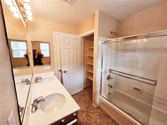 Foto del edificio - 11066 Village Ridge Ln