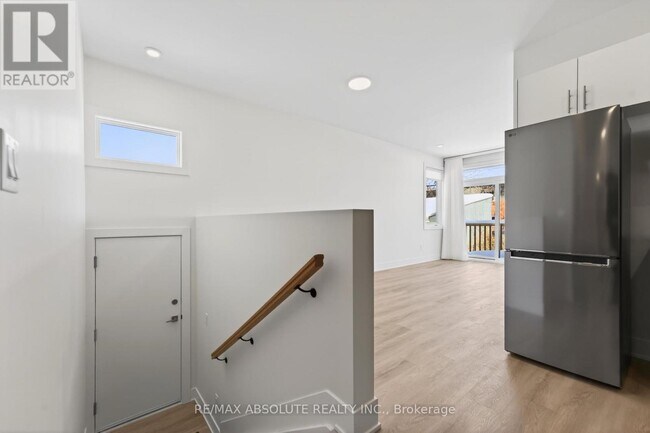 Photo du bâtiment - 181 Columbus Ave