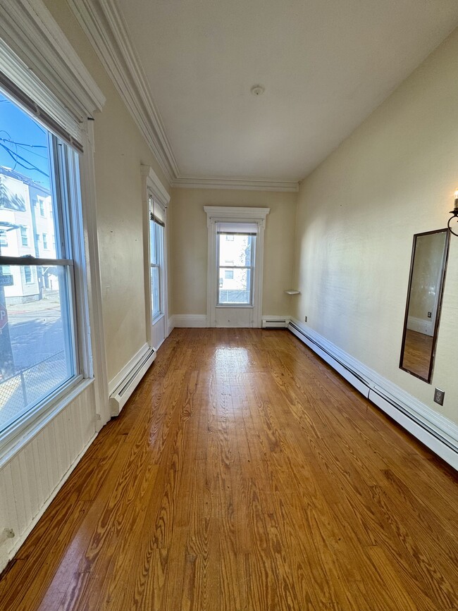 Building Photo - 123 Almy St