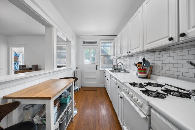 Building Photo - 6328 Northwood Ave