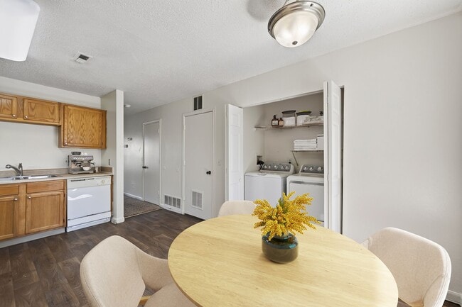 Foto del edificio - The Bluffs at Cherry Hills Townhomes
