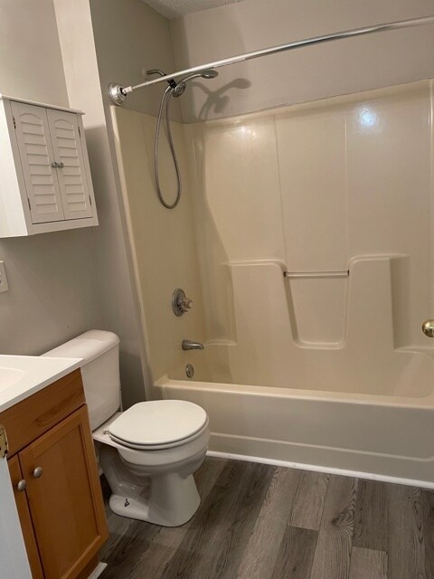 Upstairs Bath - 141 Tap Ln