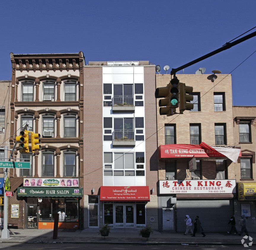 Building Photo - 1365 Fulton St