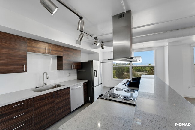 Kitchen - 535 W Thomas Rd