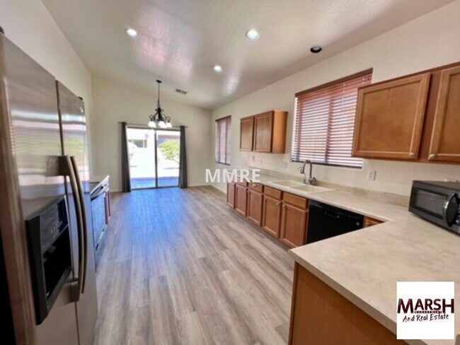 Building Photo - Very nice home in Mesa with 3 bedrooms plu...