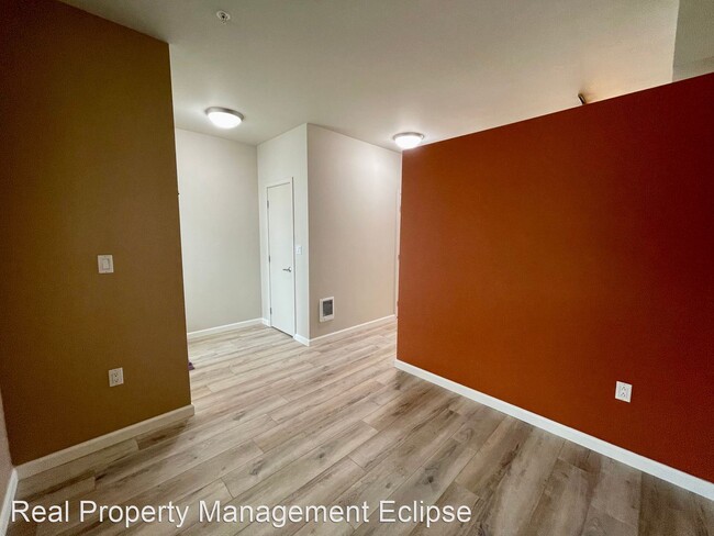 Building Photo - 2 br, 2.5 bath House - 15100 6th Ave. SW #304