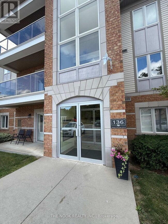 Building Photo - 136 Aspen Springs Dr