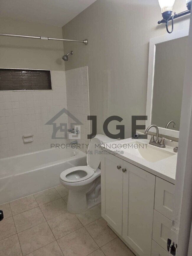 Foto del edificio - 2830 NW 209th Terrace