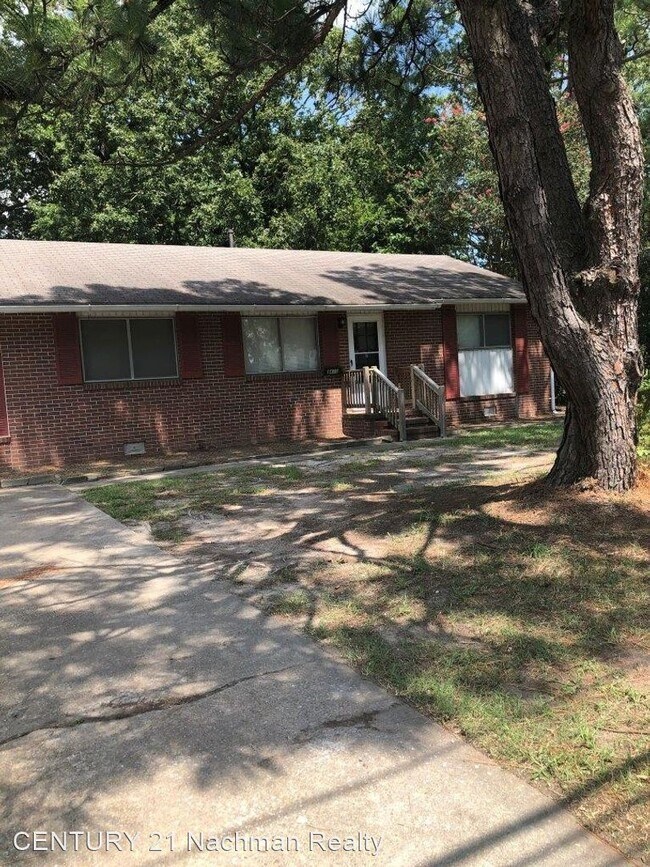 Foto del edificio - 3 br, 1 bath House - 411 Foxhill Road