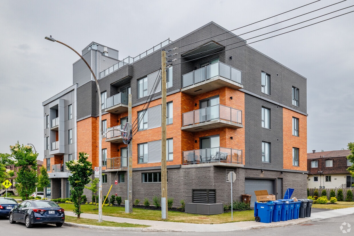 Building Photo - 3650 Boul Perron