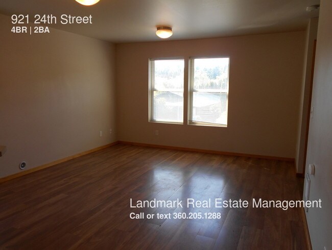 Building Photo - 921 24th St