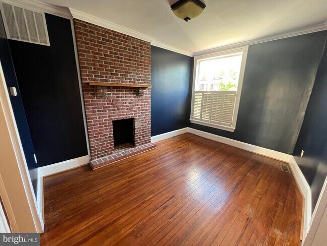 Foto del edificio - 103 E 7th St