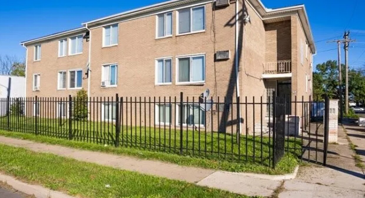 Primary Photo - 10400 Joy Rd