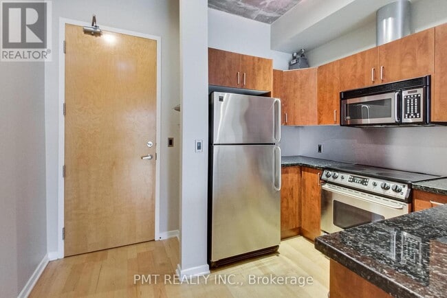 Photo du bâtiment - 388 Richmond St W