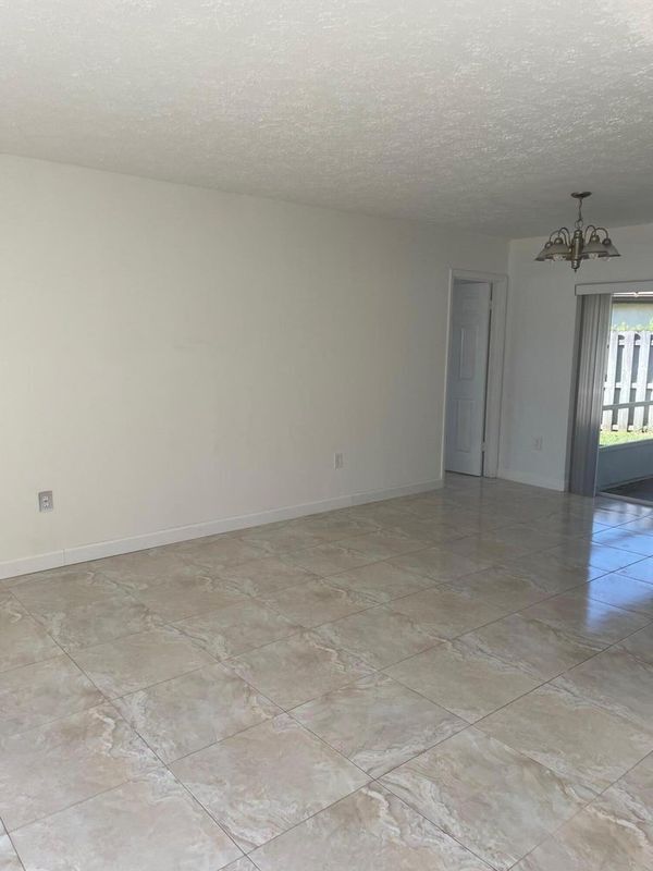 Foto del edificio - 1283 Anhinga Dr