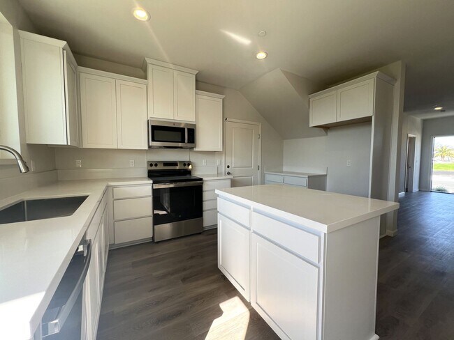 Building Photo - Brand New Sacramento 3bd/2.5ba House With ...