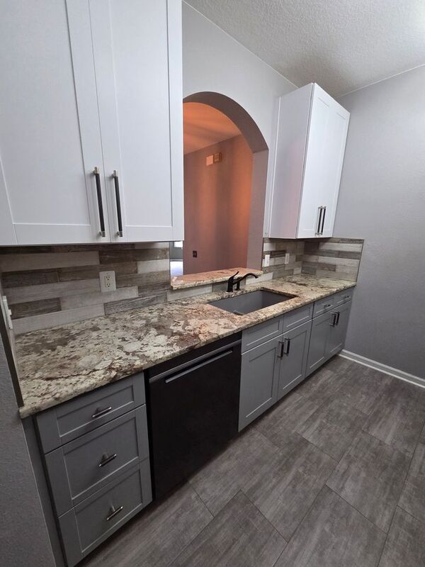 Foto del edificio - 584 Brantley Terrace Way