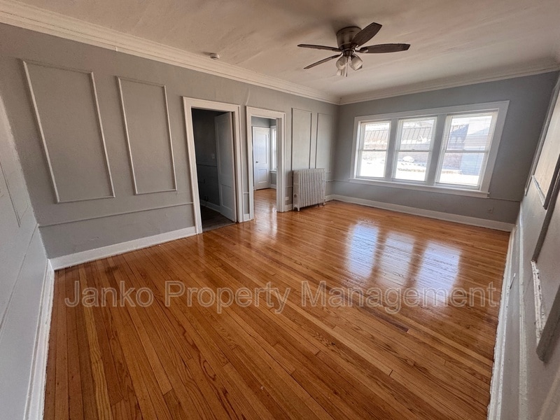 Foto principal - 37 W 14th Pl