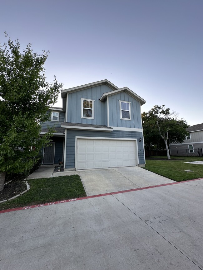 Building Photo - 10416 Abana Way