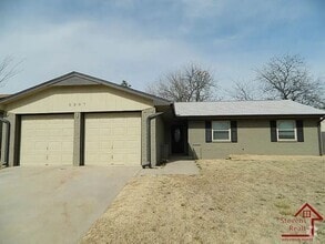 Building Photo - 5307 NW Rotherwood Dr