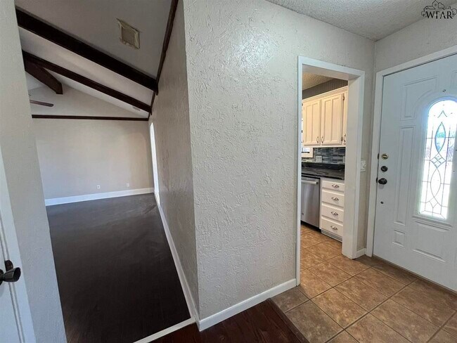 Building Photo - 5402 Pebblestone Dr