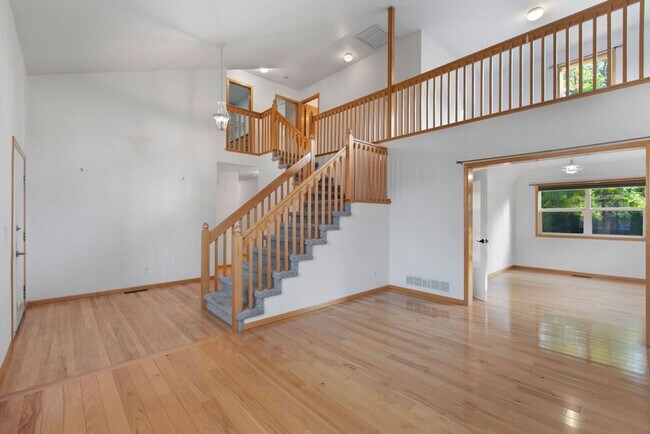 Building Photo - Charming 3-Bedroom Home in Southeast Fort ...