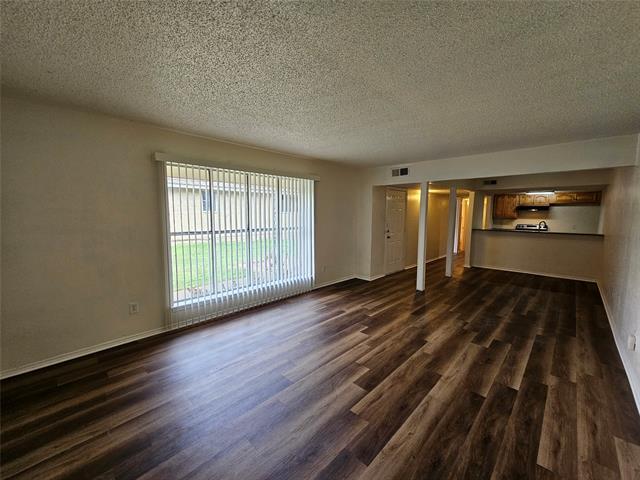 Foto del edificio - 8133 Ferguson Rd