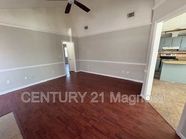 Building Photo - 3909 Almon Dr