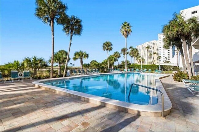 Foto del edificio - 1270 Gulf Blvd
