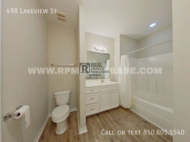 Building Photo - 498 Lakeview St