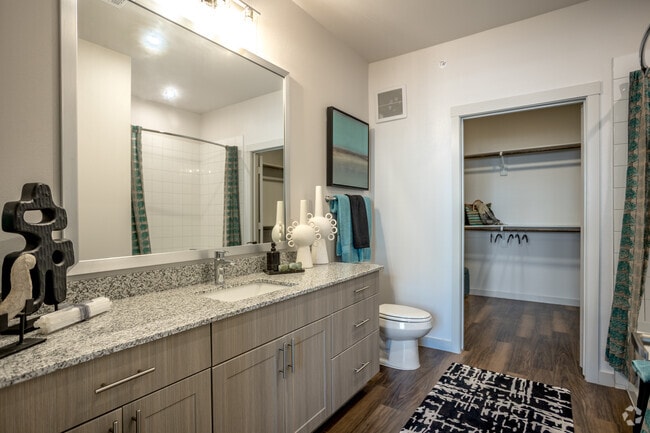 2BR, 2BA - 1,191SF - Primary Bathroom - JAMESON