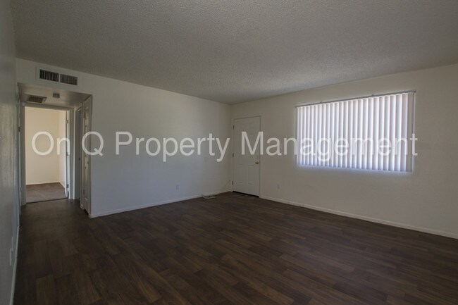 Foto del edificio - 2201 W Belmont Ave