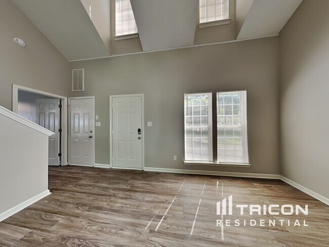 Foto del edificio - 13006 Planters Row Dr