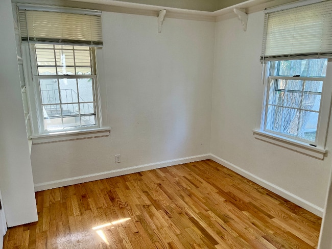 Building Photo - 415 Alderson Ave