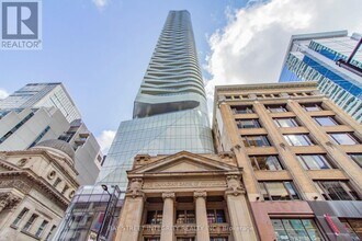 Building Photo - 197 Yonge St