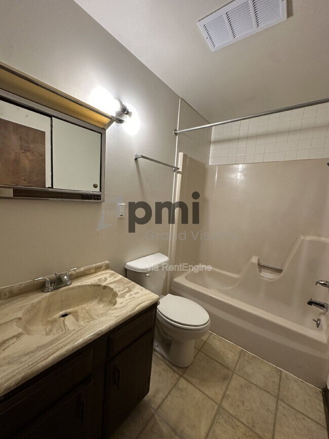 Foto del edificio - 1614 12th St