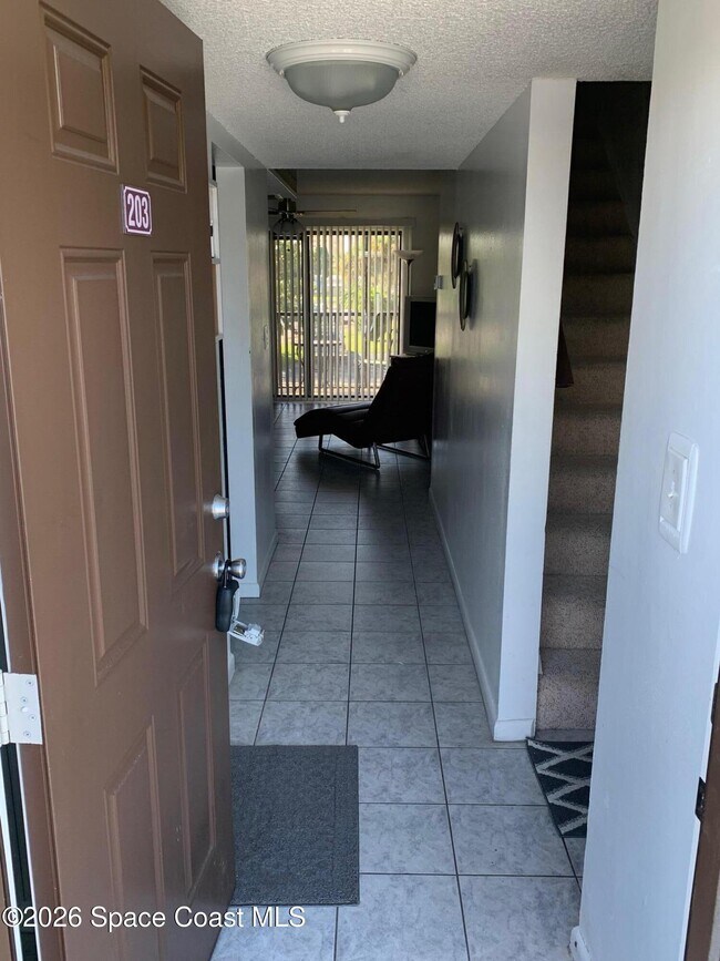 Foto del edificio - 7101 Ridgewood Ave